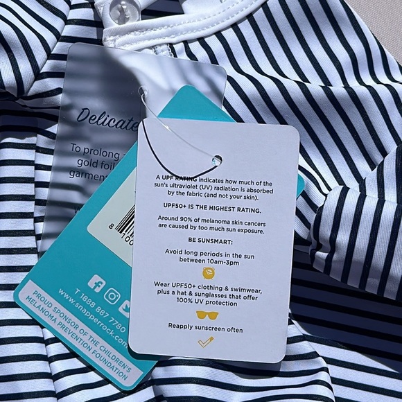 NWT Snapper Rock Rashguard Top
Long Sleeve Navy White stripe 3-6 months UPF 50+ - Picture 6 of 7